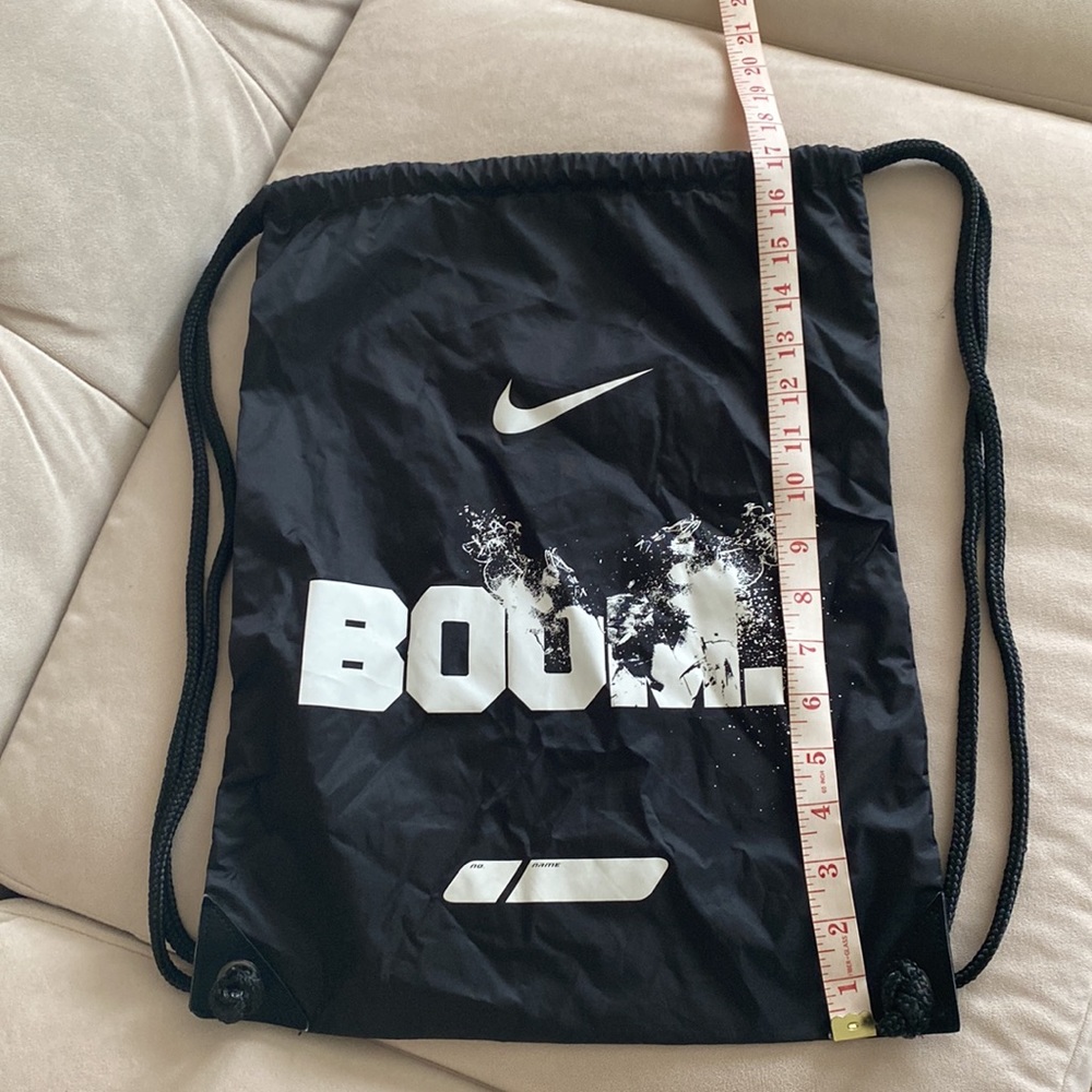 Nike Drawstring Bag - Picture 2 of 4